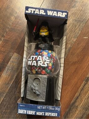 Star Wars Darth Vader M&M dispenser 2010 vintage